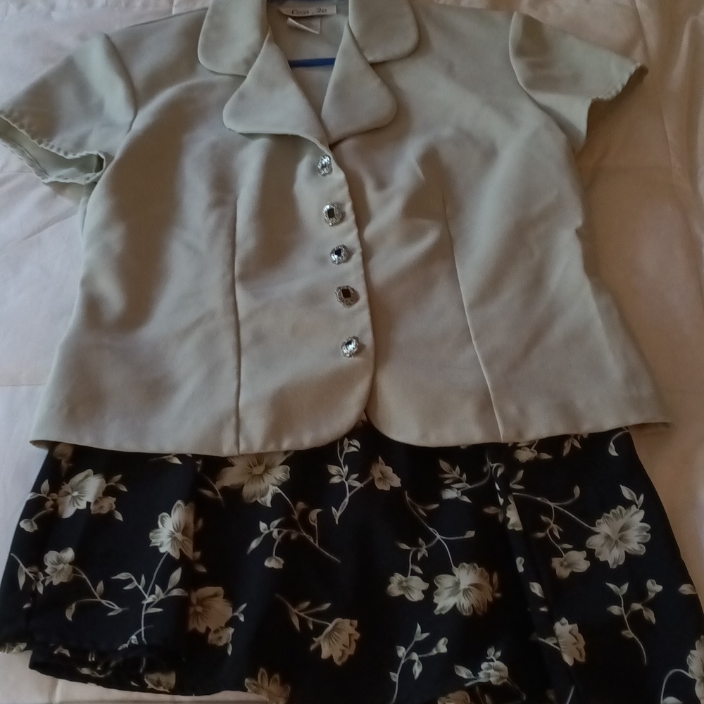 Lisa Jo suit